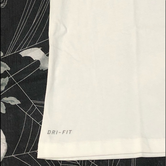 2012 NIKE DRI-FIT OMAHA COLLEGE WORLD SERIES SHIRT - Picture 2 of 8